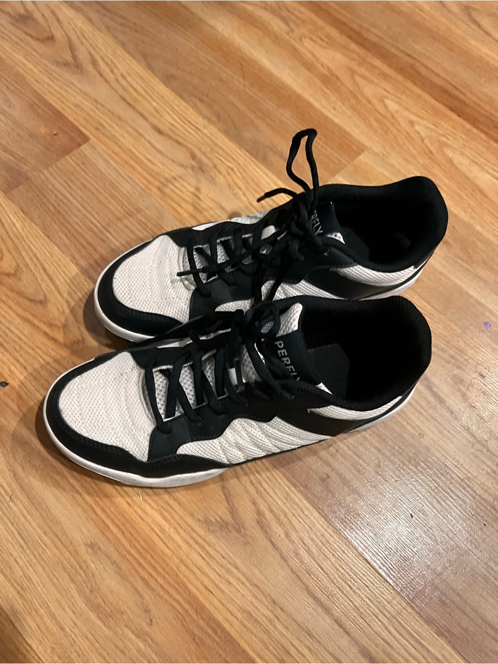 Men's Black and White Performance Casual Sneakers